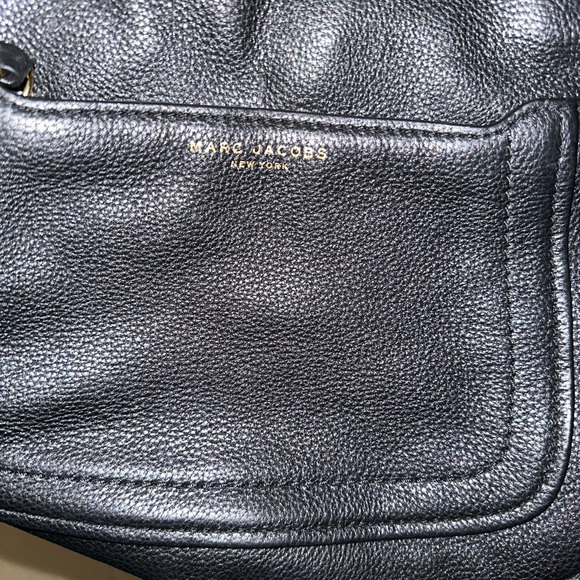 MARC JACOBS 🍒EMPIRE CITY MESSENGER CROSS BODY 🍒BLACK LEATHER GOLD ACCENTS 🍒 - Picture 6 of 13